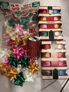 Vtg 1960's 1970's Large Lot Christmas Curling Ribbon In Box & Bows - Picture 1 of 6