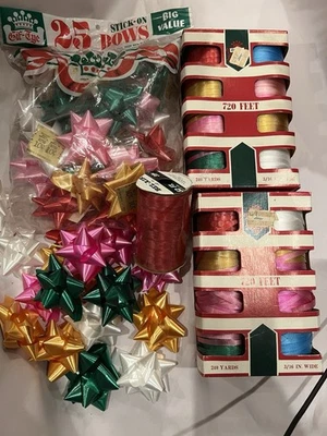 Винтажный 1960-х 1970-х большой лот рождественский завивки ленты в коробке и банты - Изображение 1 из 4