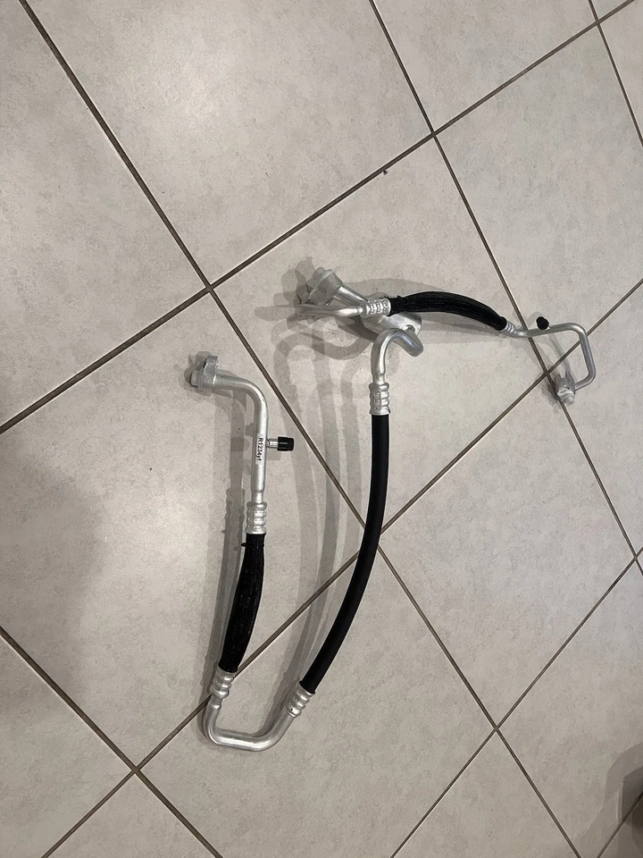 Kit manguera aire acondicionado Cadillac XT4 2020  Foto 1 de 4
