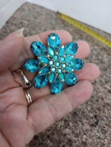Vintage MCM himmelblau Strass groß 2" Blumen Anstecknadel Brosche kräftig schick glitzernd - Bild 1 von 6
