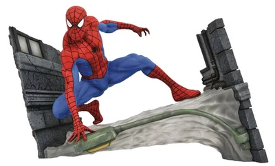 Spider-Man Marvel Gallery Webbing Diorama Statua PVC Diamond Select Toys 23cm - Immagine 1 di 4