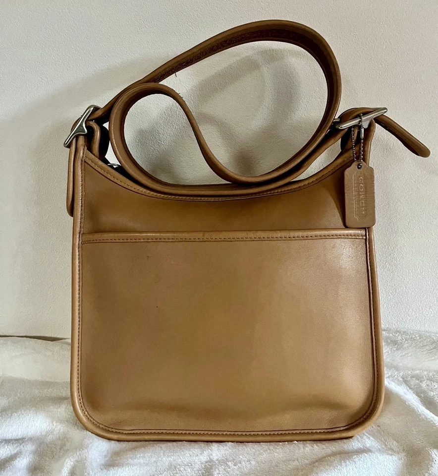 Bolso de Hombro Coach 9966 Legacy De Colección Cuero Hecho en México Usado en Excelente Condición Foto 1 de 1