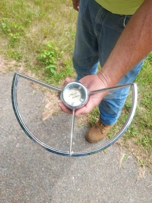 1963 1964 Ford Fairlane 500 Sports Coupe buzina anel carro K - Imagem 1 de 2