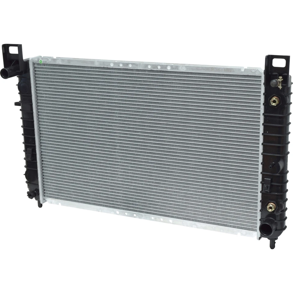 For 2000-2006 GMC Yukon XL 1500 Radiator UAC 2001 2002 2003 2004 2005 - Image 1 of 2