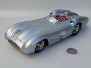 1/18 CMC Merceds Benz W196R 1954/55 Streamliner Body Silver w/ Box M-044 - Picture 1 of 4