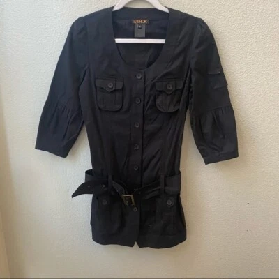 Macacão feminino laROK preto curto botão para baixo manga 3/4 com cinto XS - Imagem 1 de 4