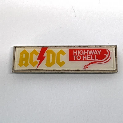 Vintage AC/DC Highway To Hell Pin Badge Heavy Metal Rock Music Retro Memorabilia - Image 1 of 2