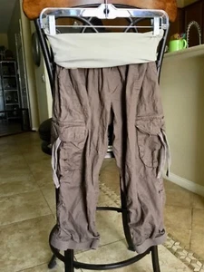 A Pea In The Pod Fold over waist Cropped Cargo Pants Medium - Picture 1 of 6