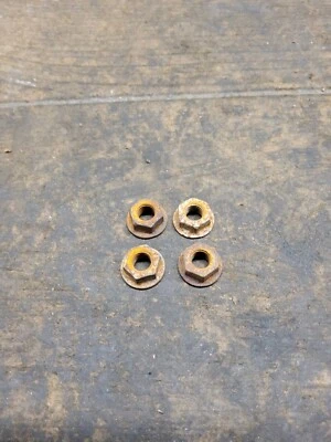 Harley-Davidson Street Glide 2007 07-11 FLHX cabezales de escape tuercas de montaje  Foto 1 de 4