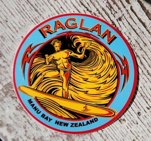 RAGLAN MANU BAY SURFER SURFING VINYL STICKER DECAL OVAL 3" X 3" Epic Surf Breaks - Imagen 1 de 1