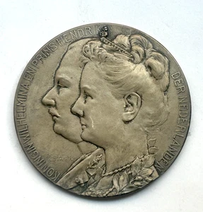 MEDALLA DE PLATA HOLANDESA REINA GUILHELMINA Y PRÍNCIPE HEDRIK NACIMIENTO DEL BEBÉ 1909-60m - Imagen 1 de 4