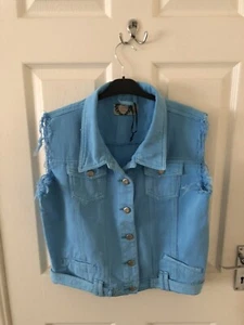 Boohoo Damen gestresste ärmellose Jeansjacke - Bild 1 von 3