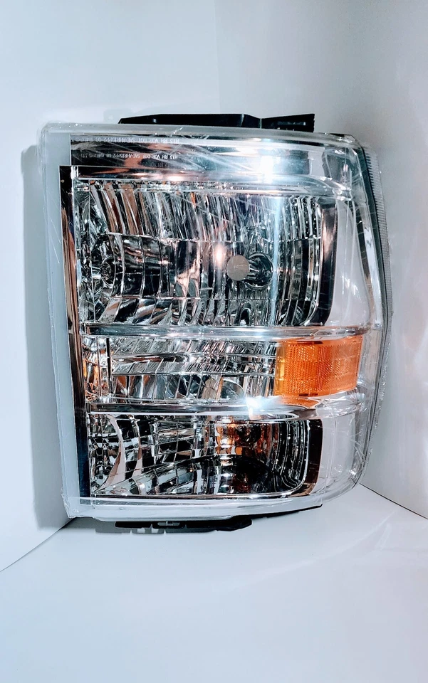 Ford E-350/E250/E150 Super Duty 2008-2019 - faros laterales del conductor, con... Foto 1 de 1