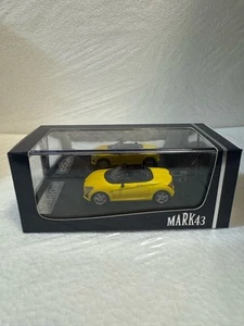 1/43 MARK43 DAIHATSU CON ROBE JOANE YELLOW 138189 - Imagen 1 de 3