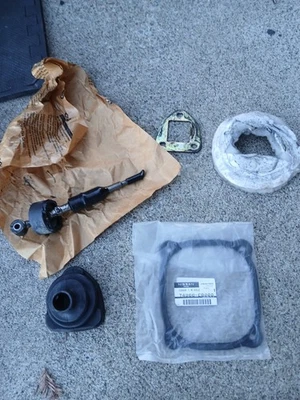 OEM Infiniti G35 Shifter Parts Nissan 350Z 03-07 VQ 32839-CD01A 6MT Manual Trans - Image 1 of 3