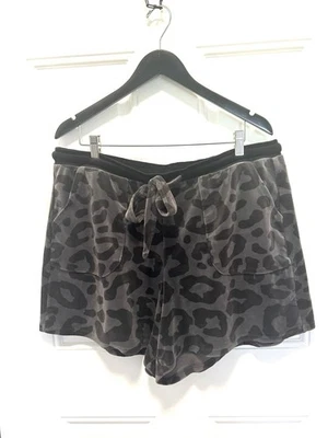 PIJAMA CORTO TÓRRIDO NEGRO TERCIOPELO LEOPARDO de segunda mano talla 2X cintura elástica Foto 1 de 4