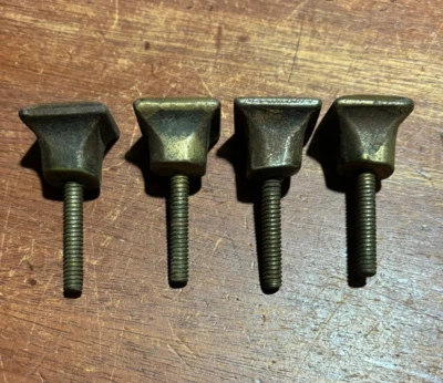 Lote mixto de 4 tiradores de cajón de perilla de gabinete de metal cuadrado vintage Foto 1 de 4