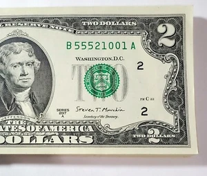 Ein ultra seltener Seriennummer Zwei-Dollar-Schein, $ 2, Glücksbereich, ausgefallene Seriennummer 555 - Bild 1 von 7