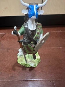 COW PARADE #47738 BRAVE MOO VERY RARE RETIRED COW BRAND NEW BEST PRICE EBAY! - Picture 1 of 5