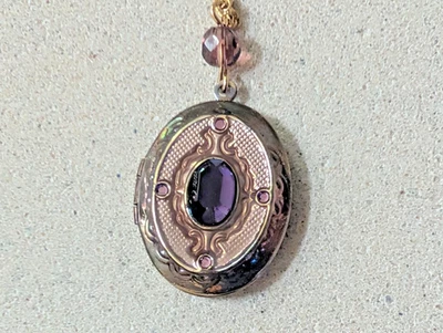 Collar Medallón Avon Cristal Púrpura Tono Dorado Presidents Club 2001 2002 - En caja Foto 1 de 4