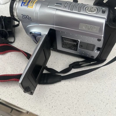 JVC GR-SXM161U Super VHS-C Compact Camcorder  AC Power No Battery - - Image 1 of 4