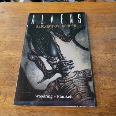 Novela gráfica ALIENS LABYRINTH TPB Kilian Plunkett Dark Horse  Foto 1 de 4