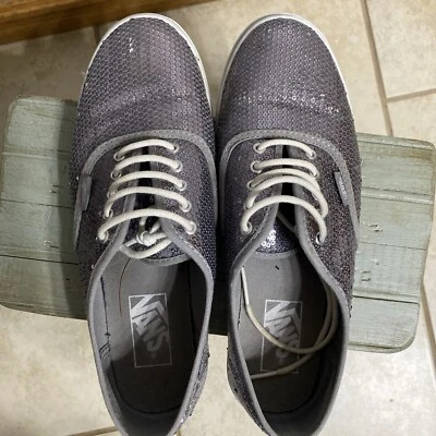 Zapatos Vans Era - Fuera de la Pared - Lentejuelas Plateadas con Cordones - Excelente Estado Foto 1 de 4