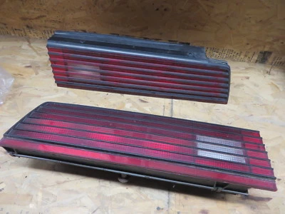 JUEGO DE LUCES TRASERAS DERECHA E IZQUIERDA DERECHA + IZQUIERDA PONTIAC FIREBIRD 82 83 84 85 1982-1985 OEM Foto 1 de 4