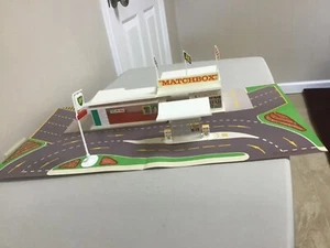 Matchbox Service Station MG-1 with Original Box and Fourcourt - Picture 1 of 10