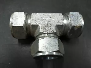 Swagelok S-25M0-3 Hydraulic Tee Compression Union 25mm OD Tube - Picture 1 of 1