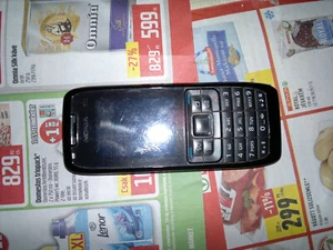 Nokia c5 phone for sale does not turn on! - Afbeelding 1 van 1