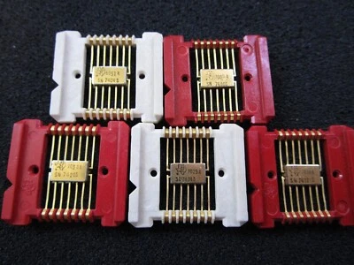 Lot of 5:  Rare Historic Texas Instruments Flatpack IC’s 74XXX Series Gold NOS - Image 1 of 4