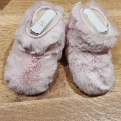 ¡Nuevo! Botines de pelusa UGG 4/5 para niños pequeños Foto 1 de 4