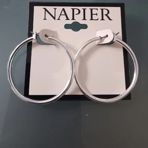 NAPIER Mod/Moderne glänzende Silber 1,5" Creolen **NEU! - Bild 1 von 3