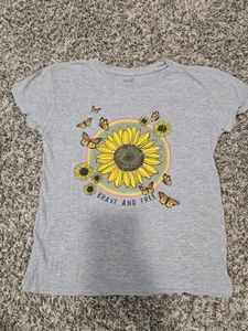 Brisco Brands Junior Shirt Size Small Sunflower Butterfly Brave And Free - Picture 1 of 3