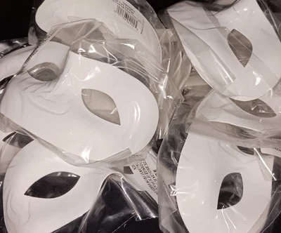 Lote de 12 medias máscaras de plástico blanco Mardi Gras artesanía mascarada fiesta máscara de ojos Foto 1 de 4