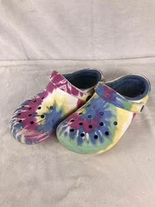 Crocs Classic Fuzz Lined Clog Shoes Womens Size 8 Tie Dye Rainbow Slippers Cozy - Picture 1 of 9