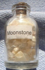 1 x 5 MM BOTTLE OF SMALL  GEMSTONES MOONSTONE WITH CORK STOPPER - Picture 1 of 1