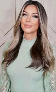 Chelsey Smith Cosmetics Wig ARI Brown With Blonde Money Piece Wavy NWT - Picture 1 of 7