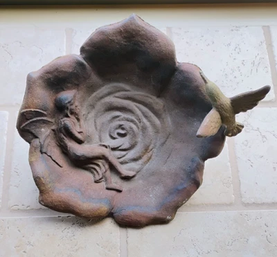 De colección Pesado Hierro Fundido Colibrí Hada Rosa Pájaro Baño Comedero Topper 1930/1940 Foto 1 de 4