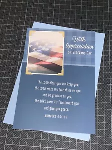 Tarjeta de Día de los Veteranos Hallmark DaySpring: Coraje Sacrifice Graciosos Números 6:24-26 - Imagen 1 de 4