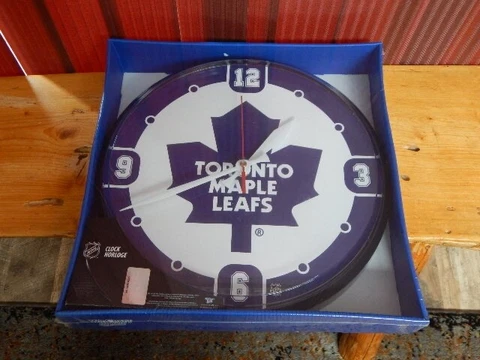 Official 2009 NHL Toronto Maple Leafs 12" Wincraft Sports Wall Clock NEW IN BOX! Cover
