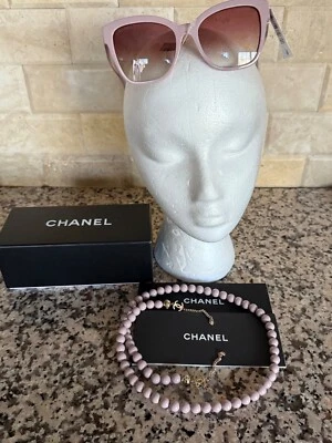 CAJA COLLAR CHANEL CLASSIC 2023 NUEVAS ETIQUETAS ROSA GAFAS DE SOL ORO ROSA LOGOTIPO CC Foto 1 de 4