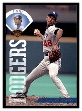 1995 Leaf #104 RAMON MARTINEZ Los Angeles Dodgers ~E3Q