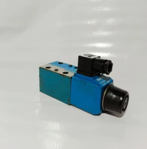 Vickers DG4V 3 2A HM U1 D6 60 EN38 Directional Spool Valve - Picture 1 of 6
