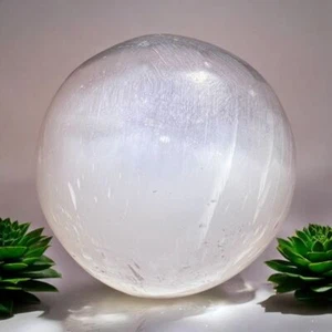 Sfera in cristallo di selenite - Foto 1 di 9