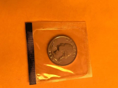1990 P+D WASHINGTON QUARTER UNCIRCULATED STILL IN MINT CELLO L@@K Cover