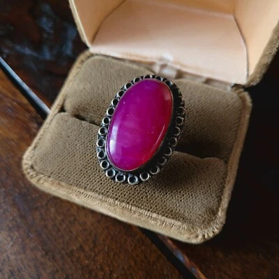 Vintage pink botswana agate stone ring. Silver tone band. Chunky ring size 7.... - Image 1 of 4