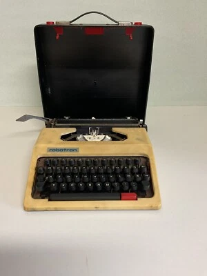 Alte Schreibmaschine Robotron Reiseschreibmaschine DDR mit Koffer Deko  - Bild 1 von 4