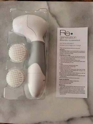 Beauticontrol Regeneration Brighten Pro Facial Exfoliator Include 2 Brush Heads - Image 1 of 2